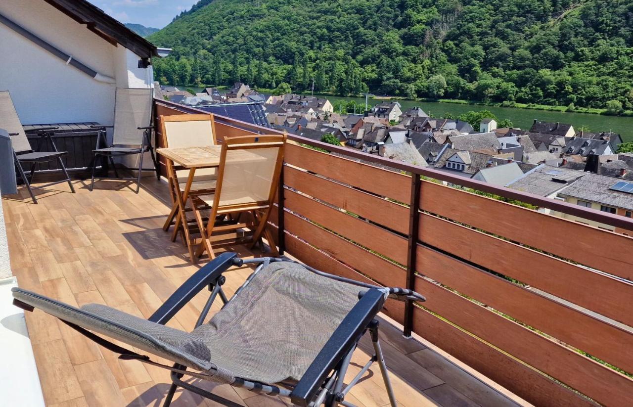 Riesling Appartement For 2 - 4 People - Billiards - Balcony With Mosel View - Parking - Wine Barrel Bar - Fully Equipped Kitchen - Netflix - Waiputv - 3 Km From Cochem Klotten Bagian luar foto